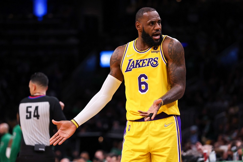 LeBron James Jengkel Kerja Keras Sendirian saat LA Lakers Dilibas Sacramento Kings : Okezone Sports